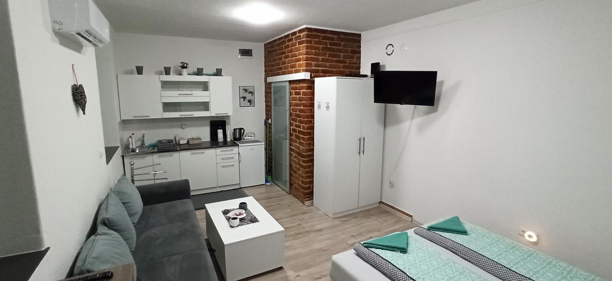 Helly'S Apartman - Self Check-In - Jajce Δωμάτιο φωτογραφία